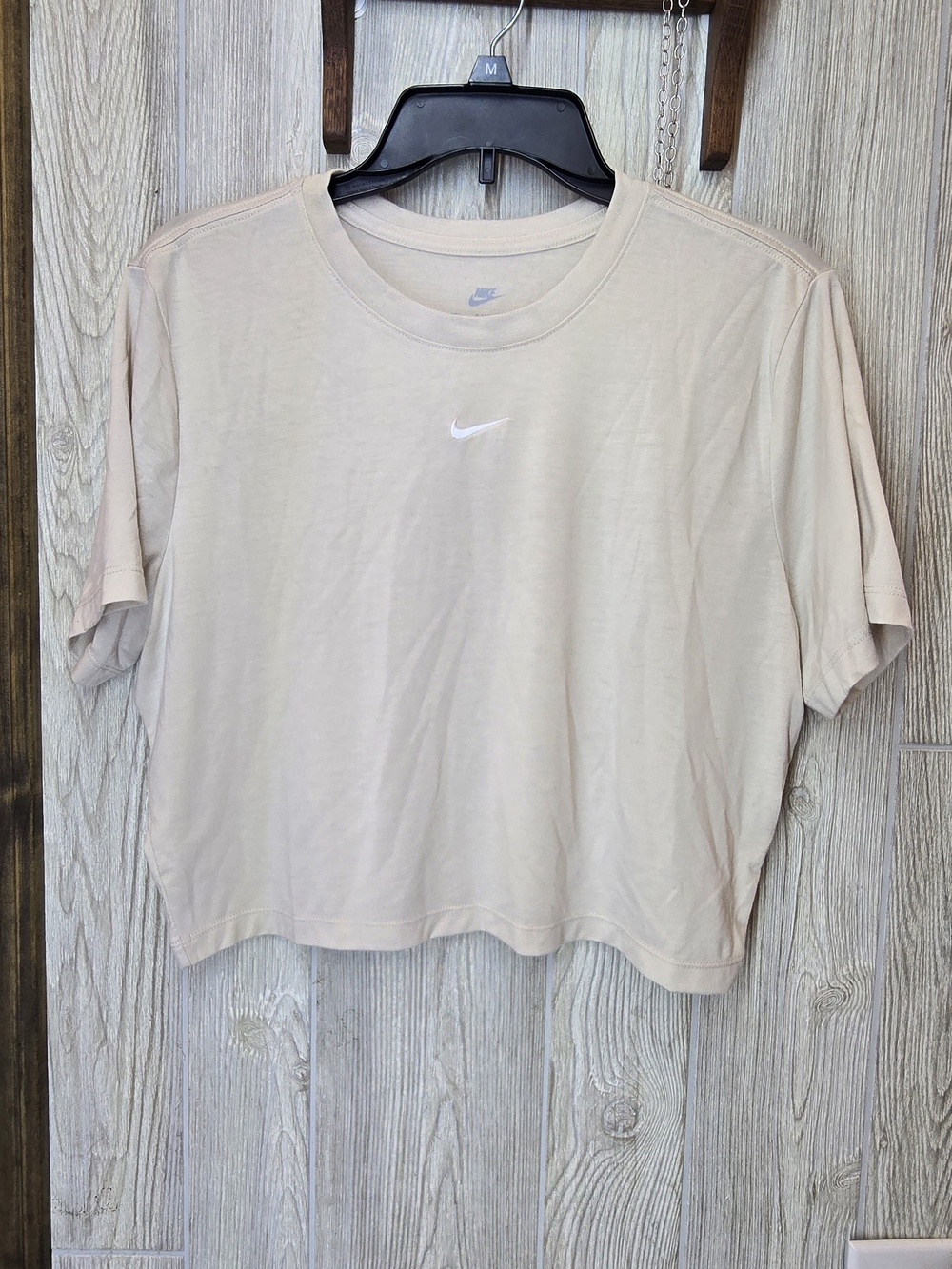 Nike Women’s Short-Sleeve Cropped Tee in Light Beige